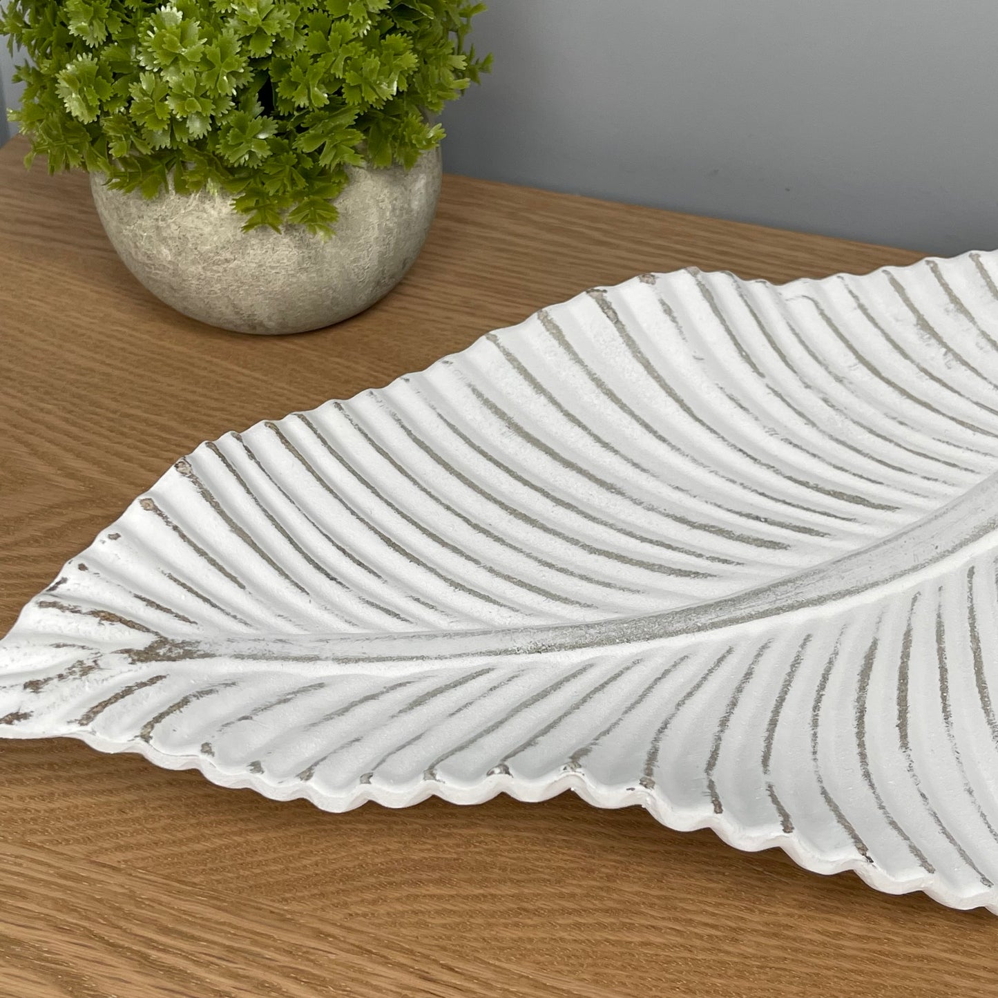 White Wooden Rustic Leaf Tray