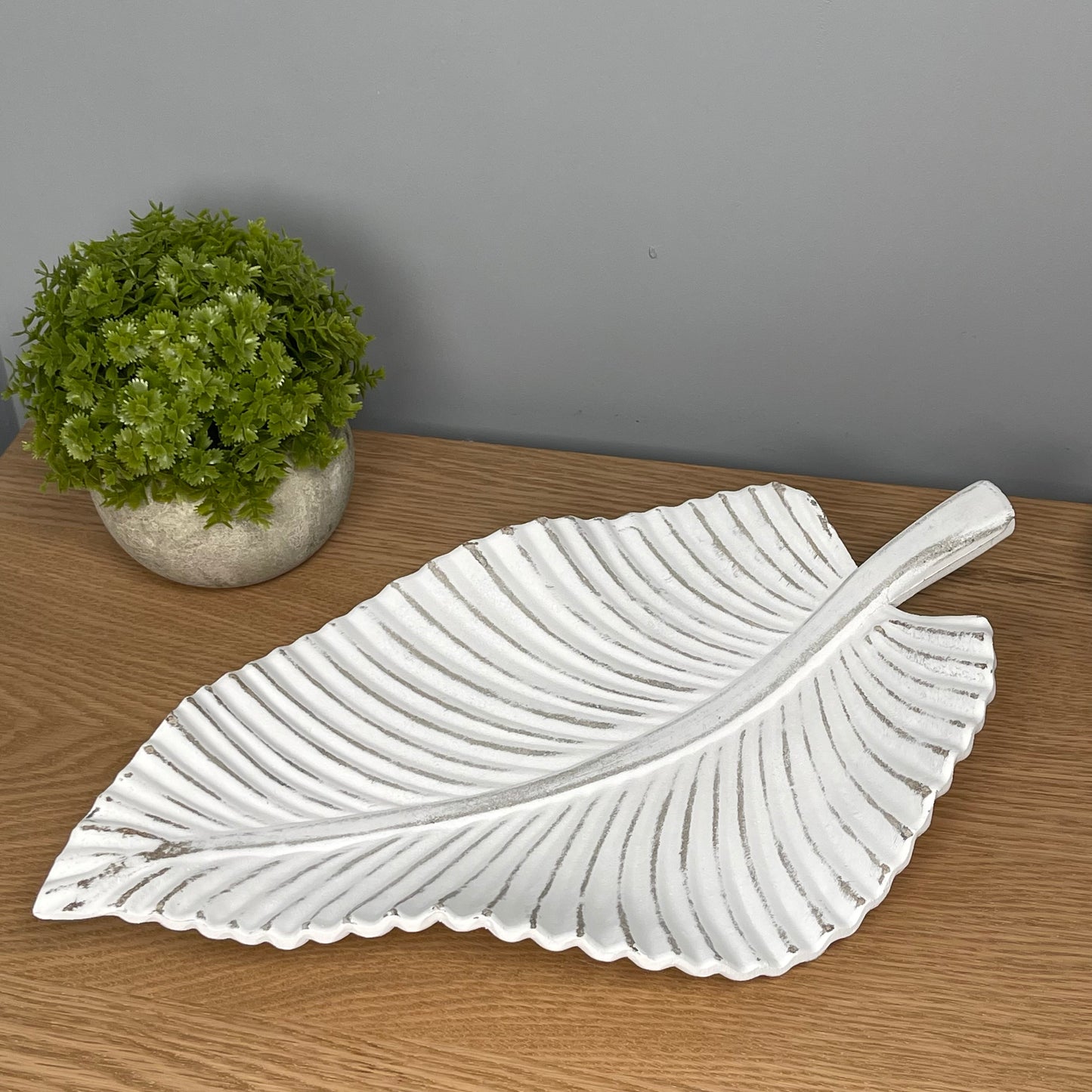 White Wooden Rustic Leaf Tray